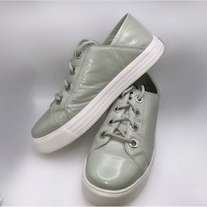 Earth Rosewood Cedarwood Sneakers Seafoam Size 9